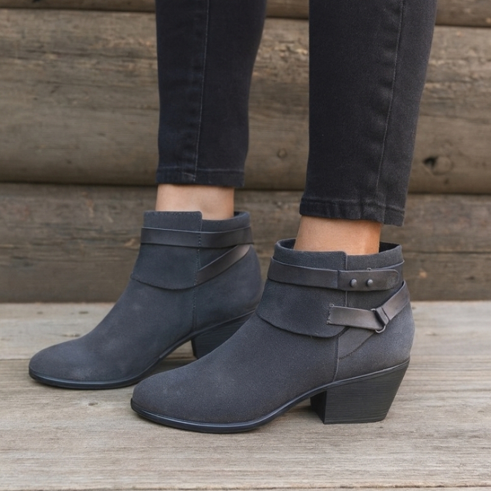 Clarks Artisan NEW!! Gelata Freeza Western Boho, Suede, Comfort Bootie 9M